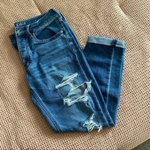 American Eagle Distressed Tomgirl Jeans